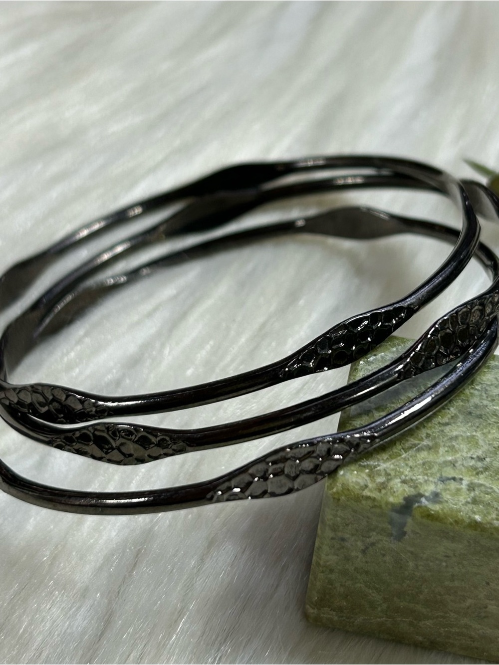 Hammered gunmetal tone Bangle Bracelet (3pcs)